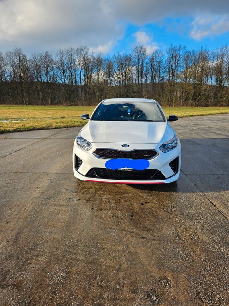 Kia pro cee'd / ProCeed