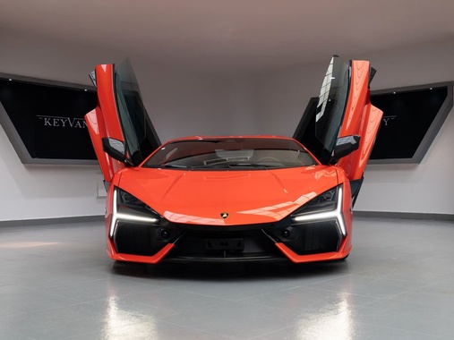 Lamborghini Revuelto 2025