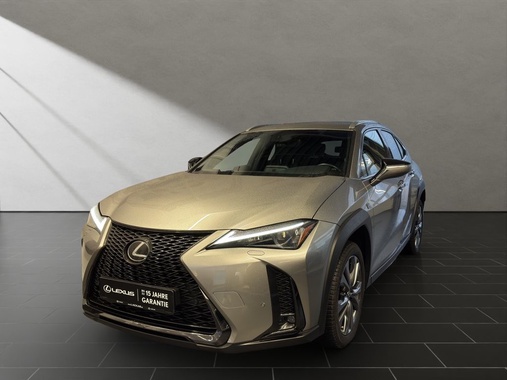 Lexus UX 2025