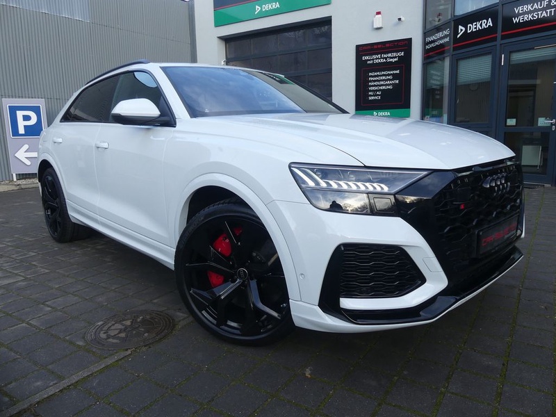 Audi RSQ8