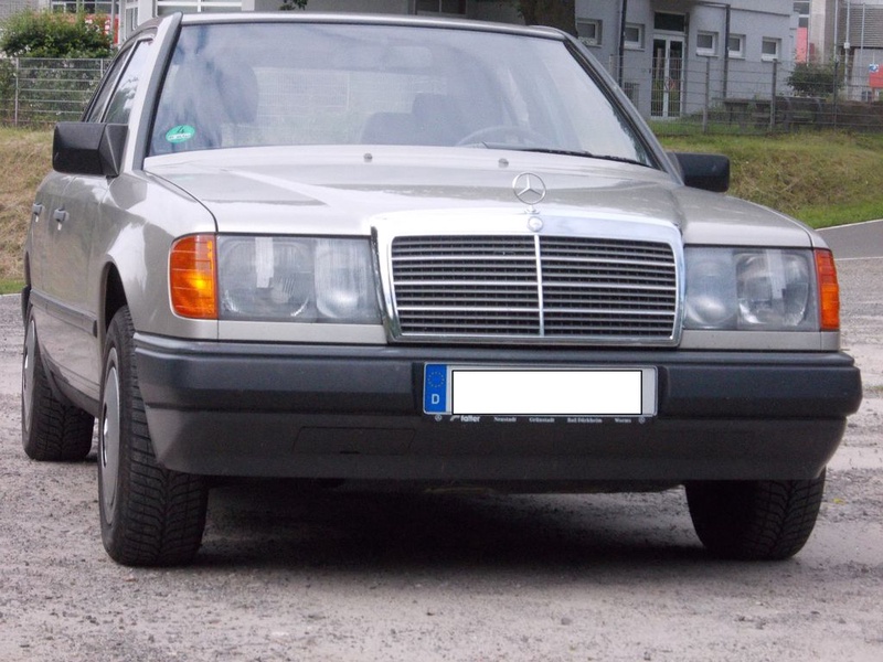 Mercedes-Benz 230