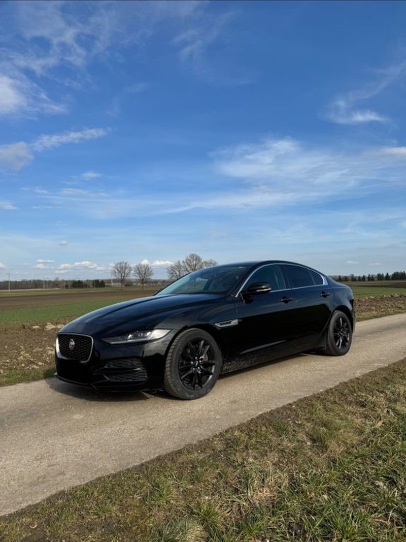 Jaguar XE
