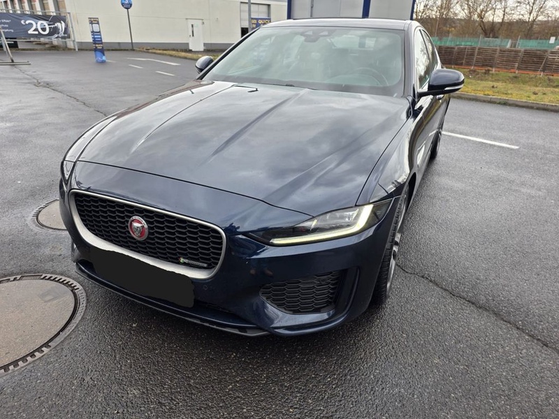 Jaguar XE