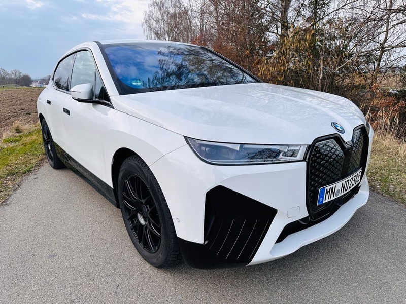 BMW iX