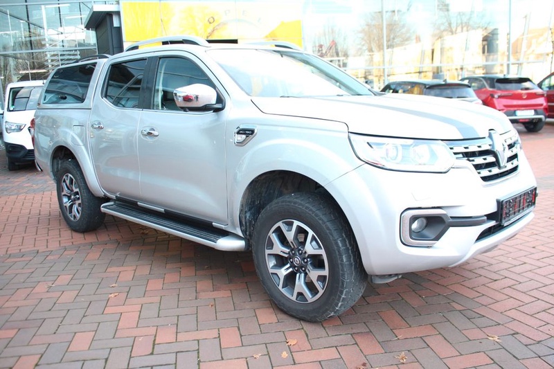 Renault Alaskan