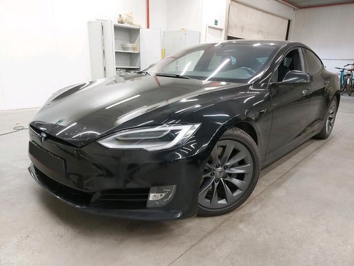 Tesla Model S 2020
