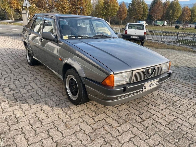 Alfa Romeo 75