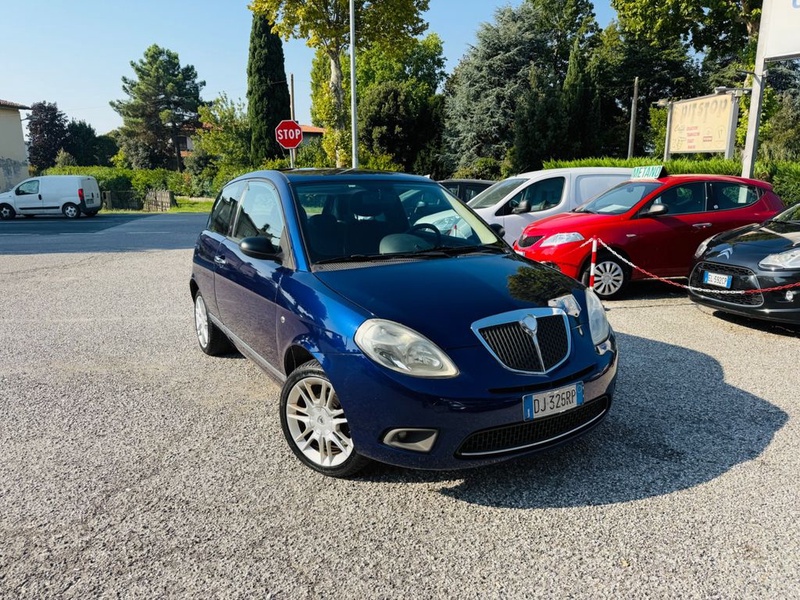 Lancia Ypsilon