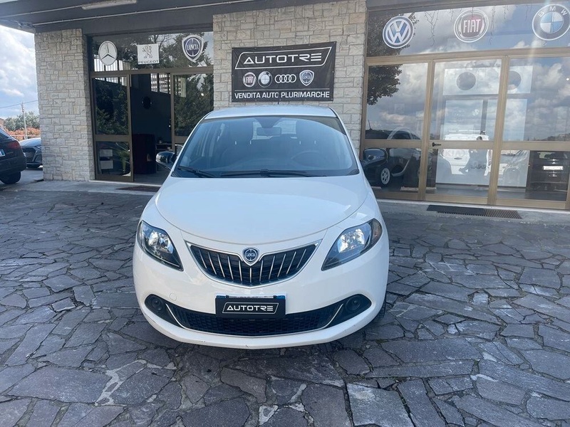 Lancia Ypsilon