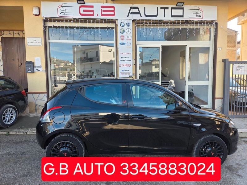 Lancia Ypsilon