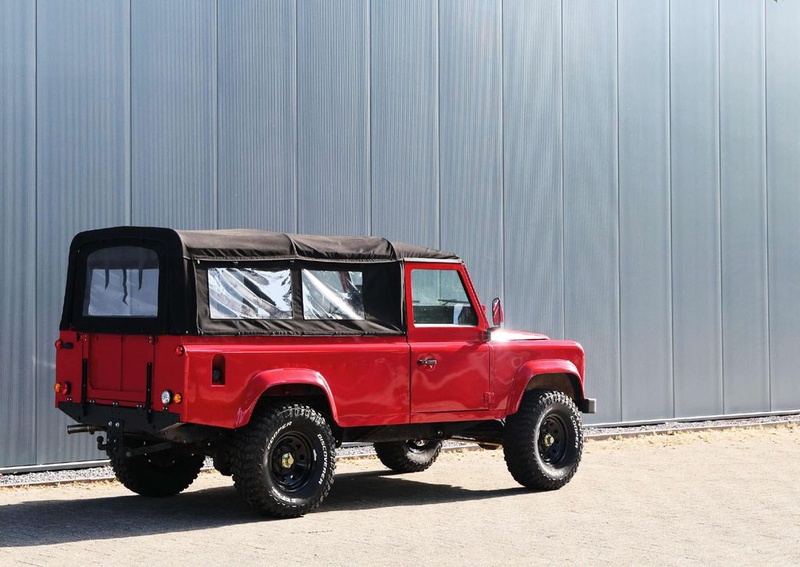 Land Rover Defender
