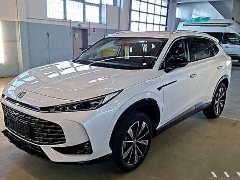 MG HS