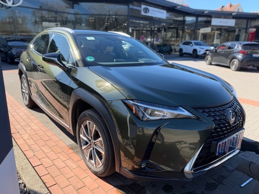 Lexus UX 2021