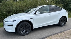 Tesla Model Y 2025