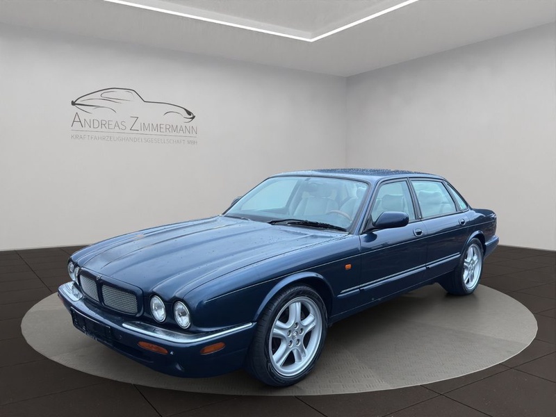 Jaguar XJR