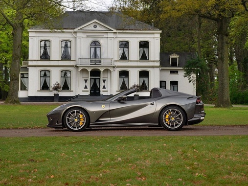 Ferrari 812 2021