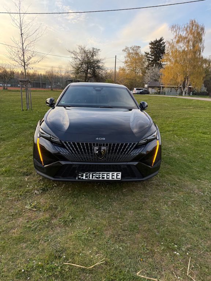 Peugeot 408