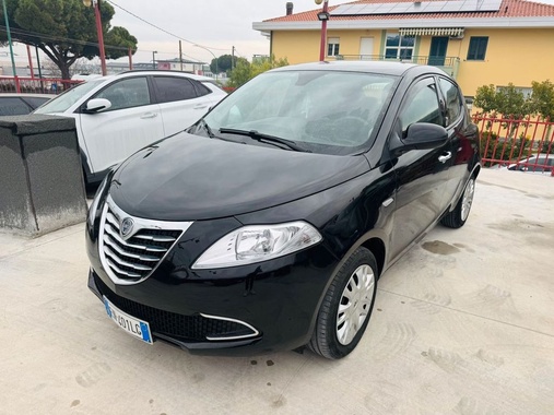 Lancia Ypsilon 2012