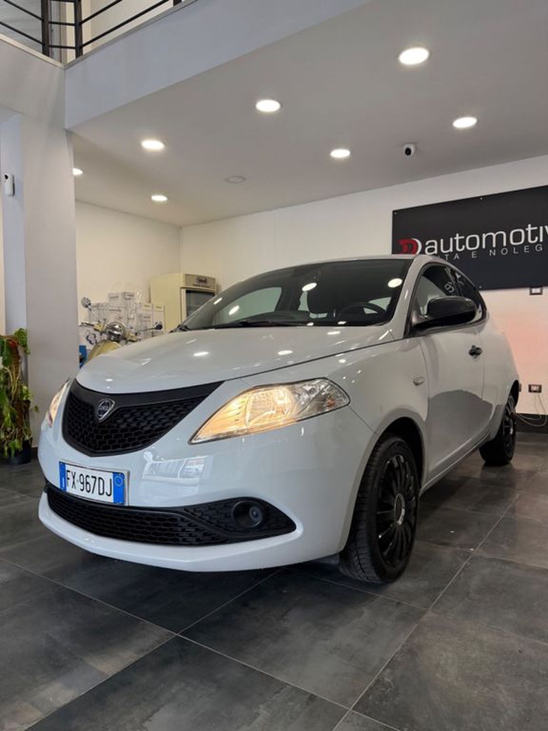Lancia Ypsilon