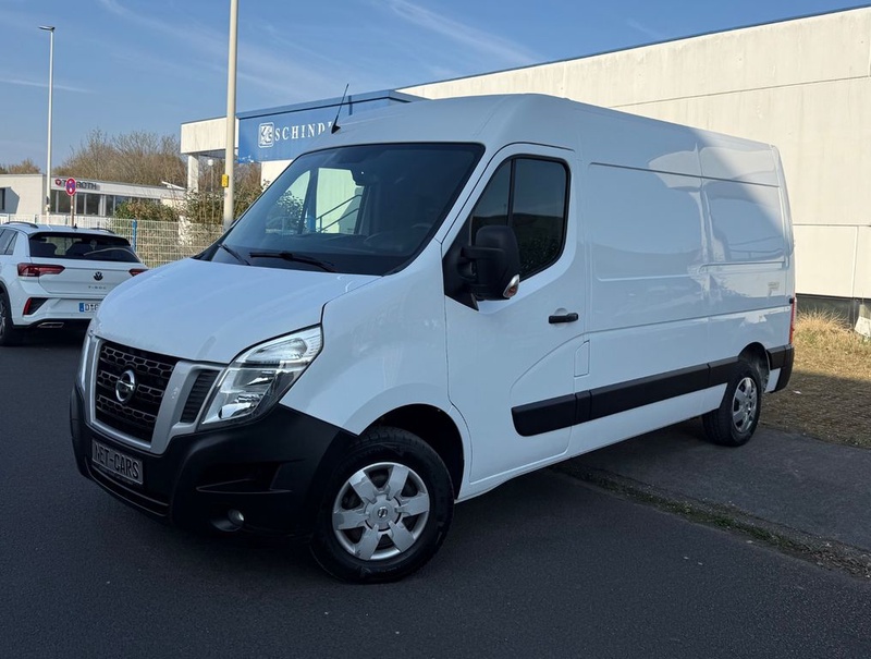 Nissan NV400