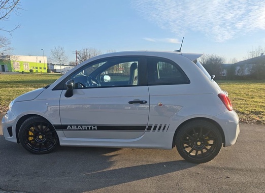 Abarth 595 2022