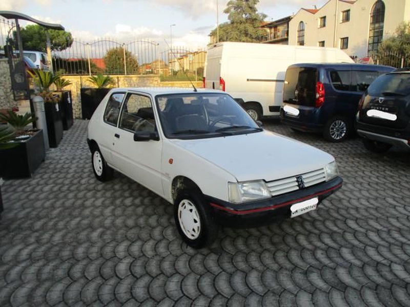 Peugeot 205