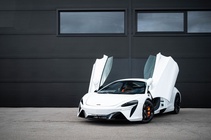 McLaren Artura 2023