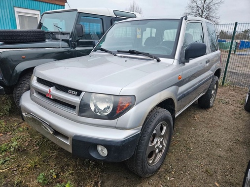 Mitsubishi Pajero 2001