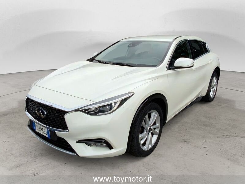 Infiniti Q30