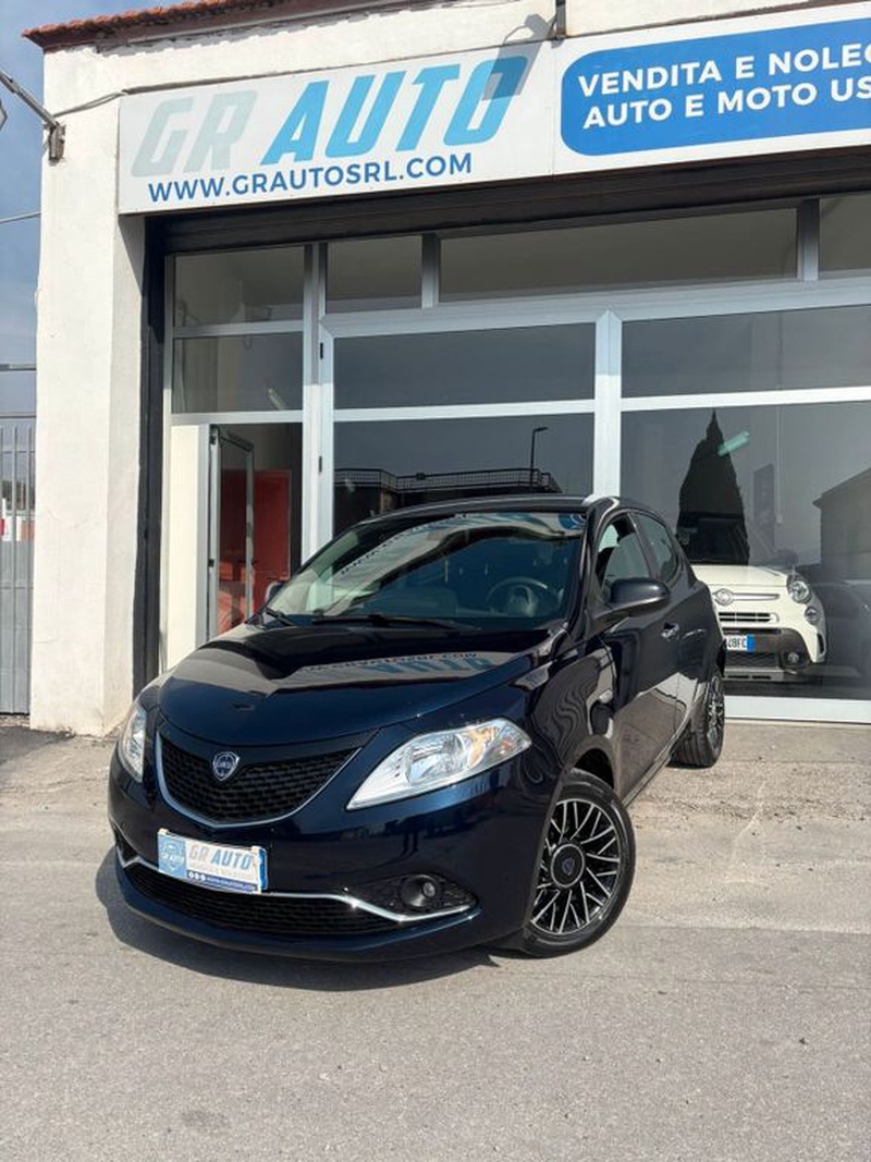 Lancia Ypsilon