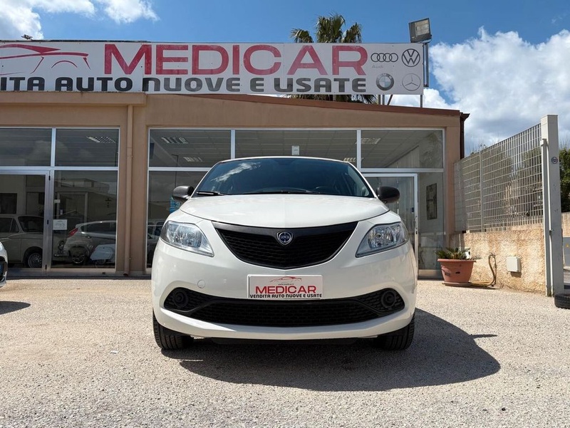 Lancia Ypsilon