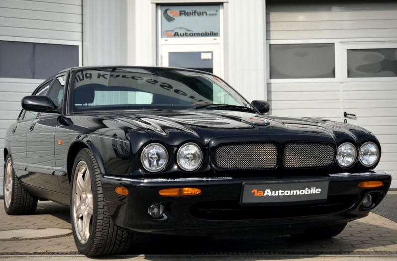 Jaguar XJR