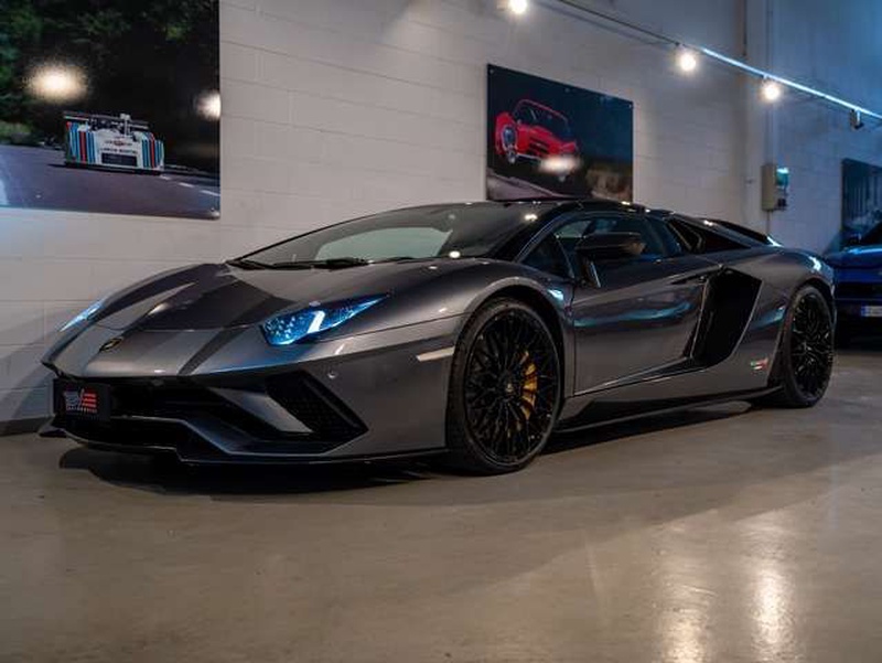 Lamborghini Aventador