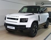 Land Rover Defender 2025