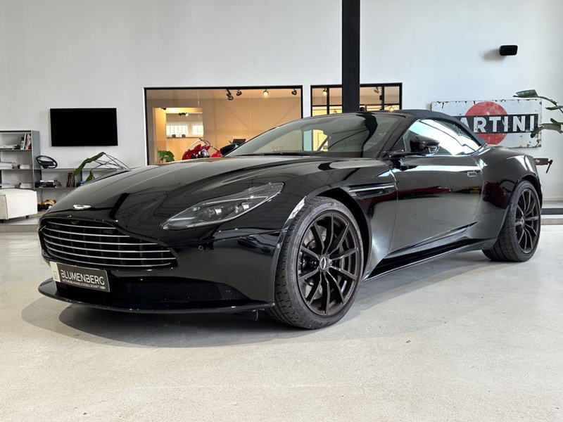 Aston Martin DB11