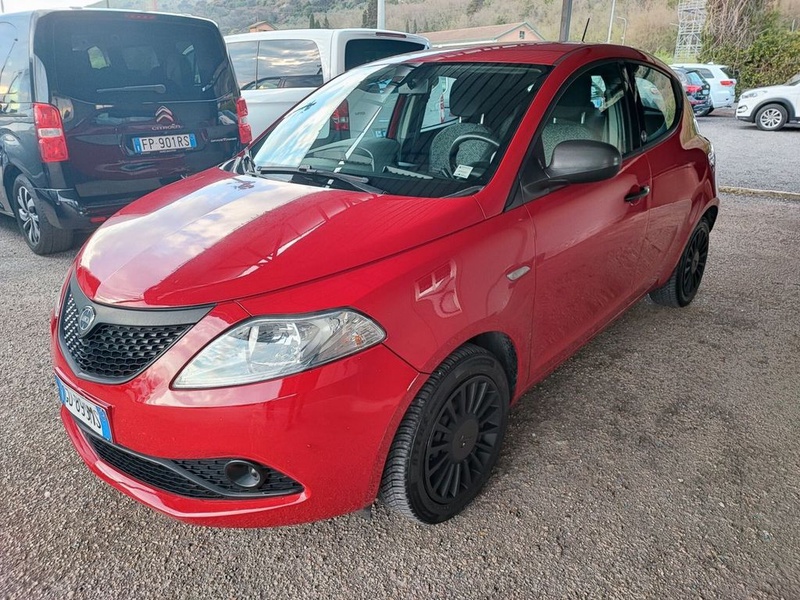 Lancia Ypsilon