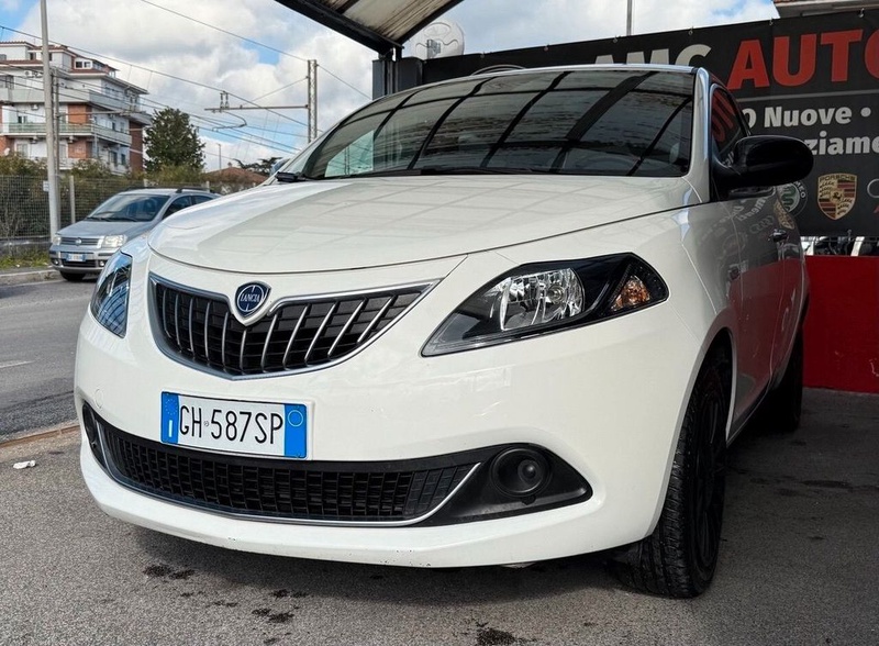 Lancia Ypsilon