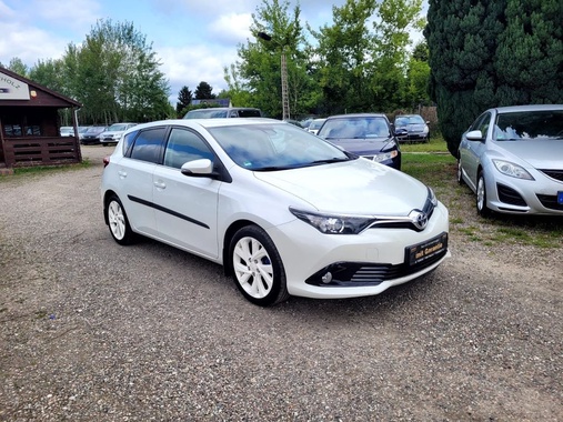 Toyota Auris 2015