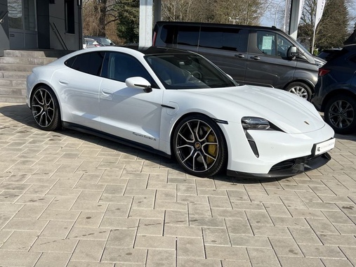 Porsche Taycan 2022