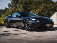 Aston Martin DB12 2025