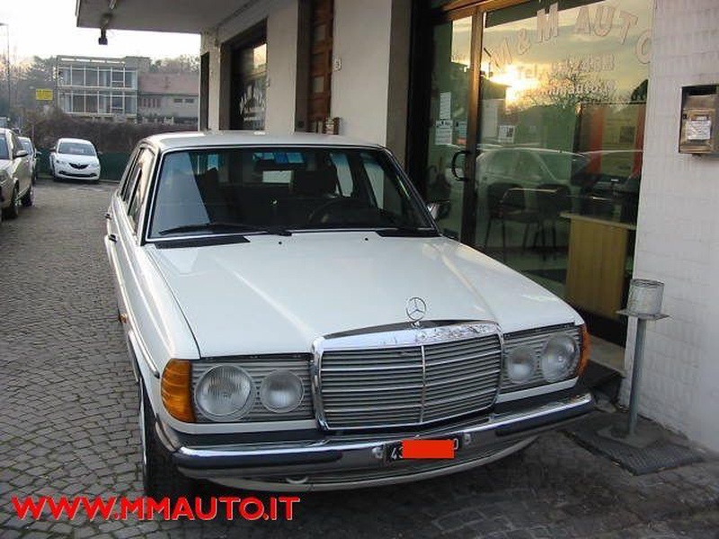 Mercedes-Benz 200