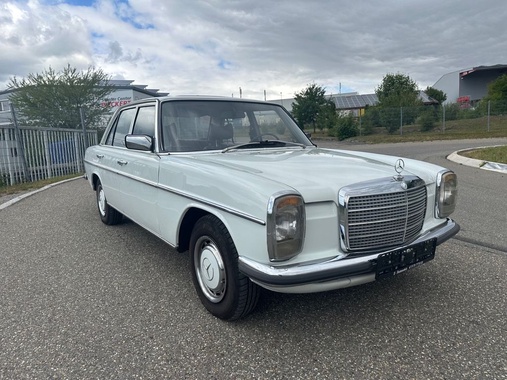 Mercedes-Benz 230 1974