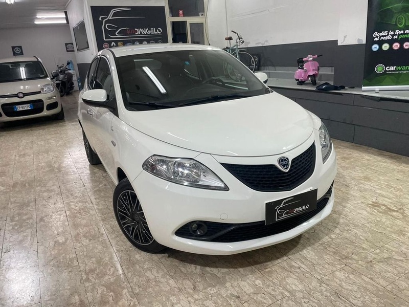 Lancia Ypsilon