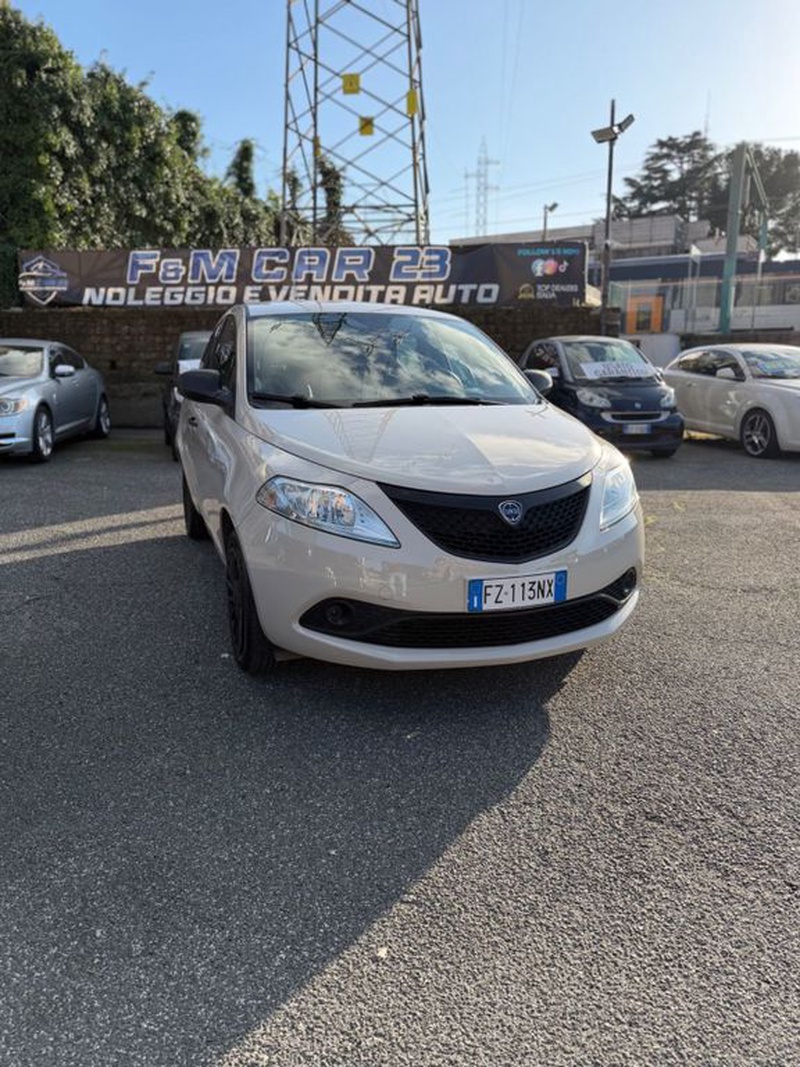 Lancia Ypsilon