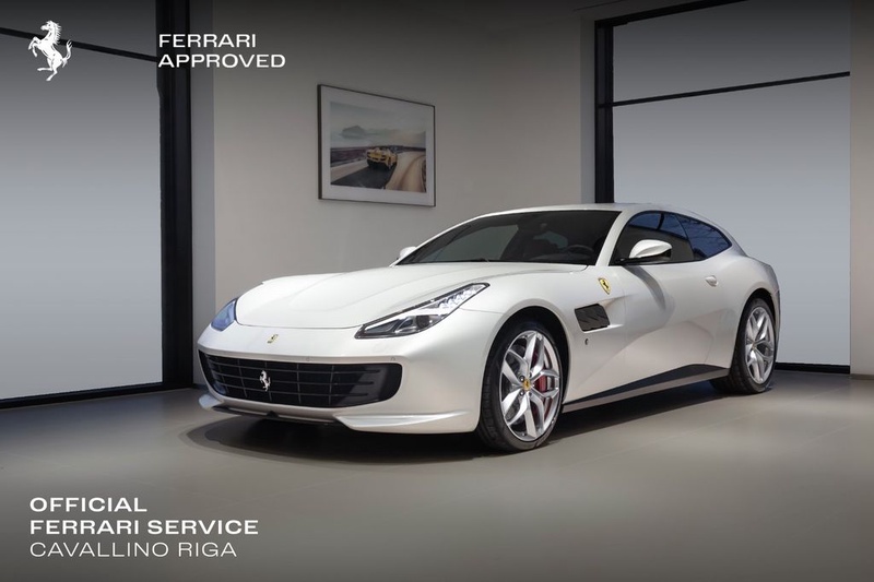 Ferrari GTC4Lusso