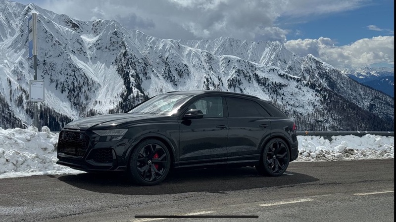 Audi RSQ8