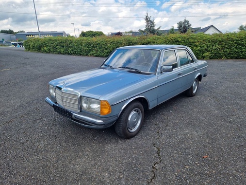 Mercedes-Benz 200 1983