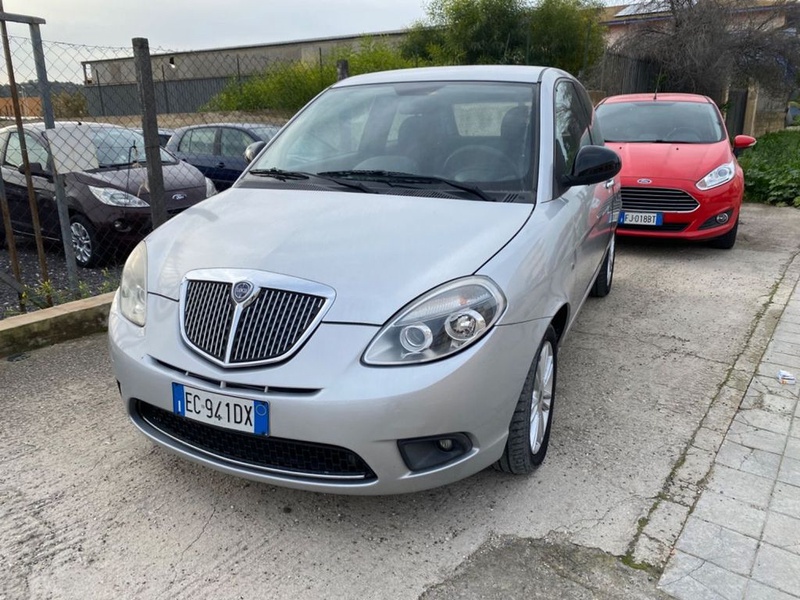 Lancia Ypsilon