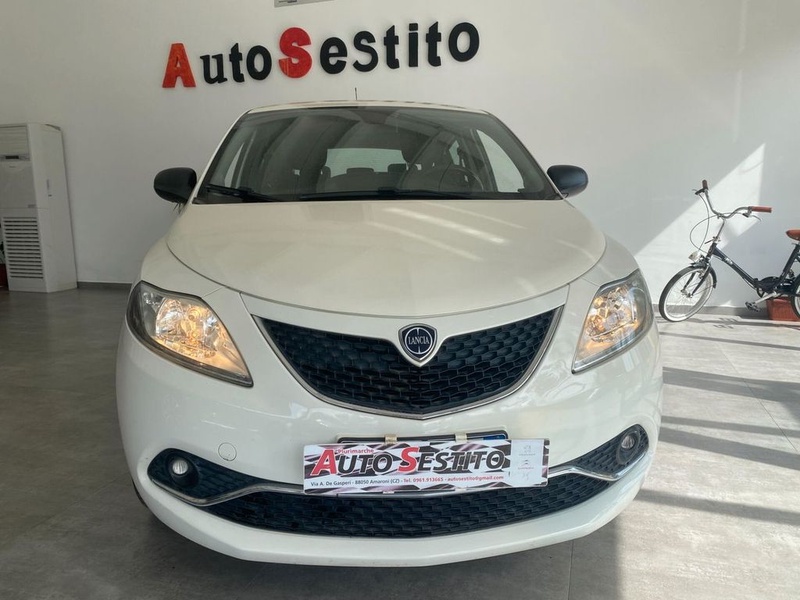 Lancia Ypsilon