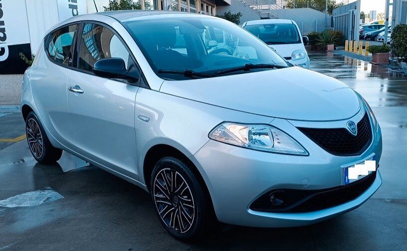 Lancia Ypsilon